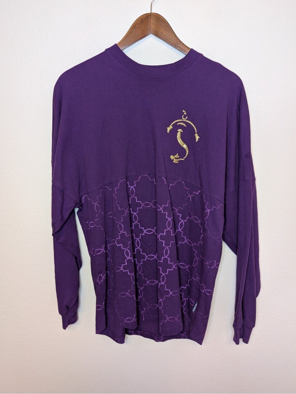 Aladdin Disney Spirit Jersey Genie Unisex Size M Purple Gold Crew Neck
